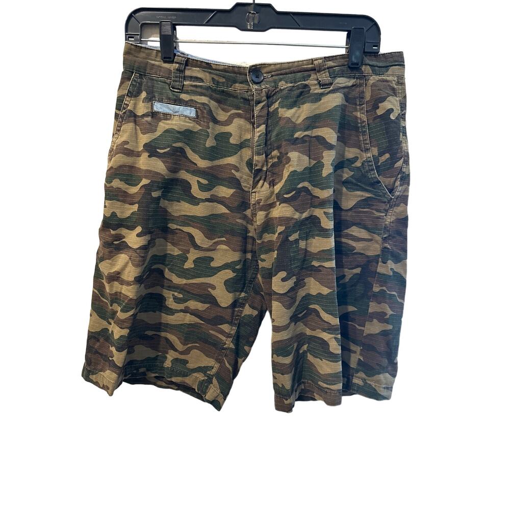 Men’s Crooks & Castles Camo Shorts Size 32
